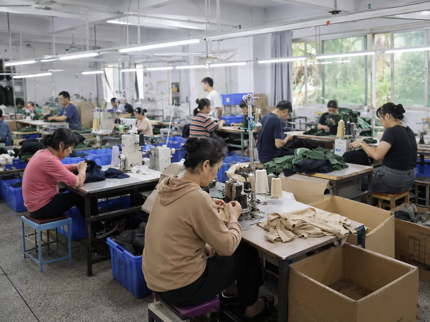 Linknit 缝盘与其他工序协同作业车间现场
